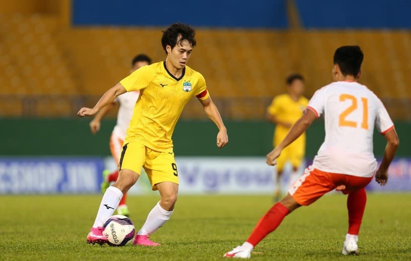 Fan Thái Lan chê HAGL đá như đội ở giải hạng 3 của Thái Lan