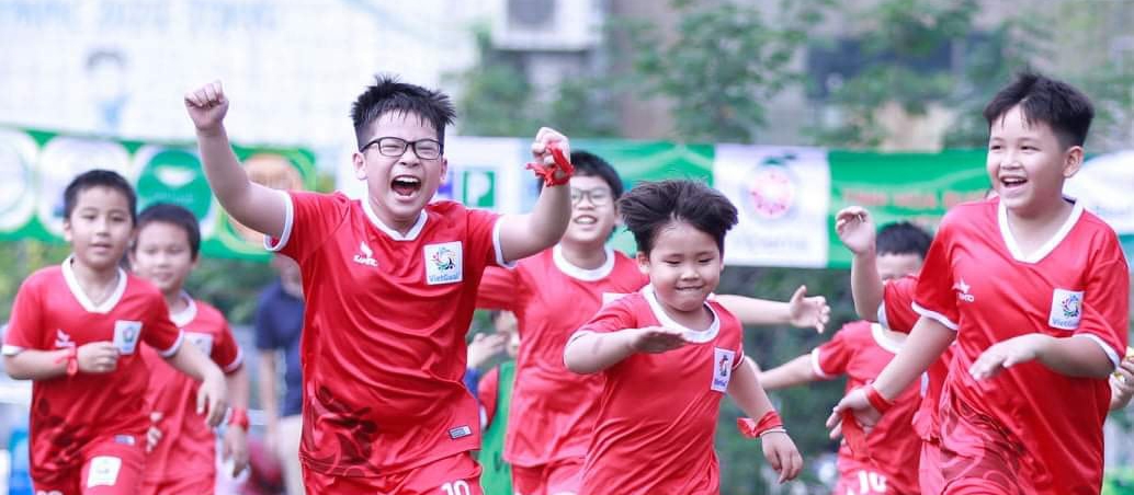 VIDEO: Bàn thắng 'đỉnh của chóp' của cầu thủ nhí Hà Nội