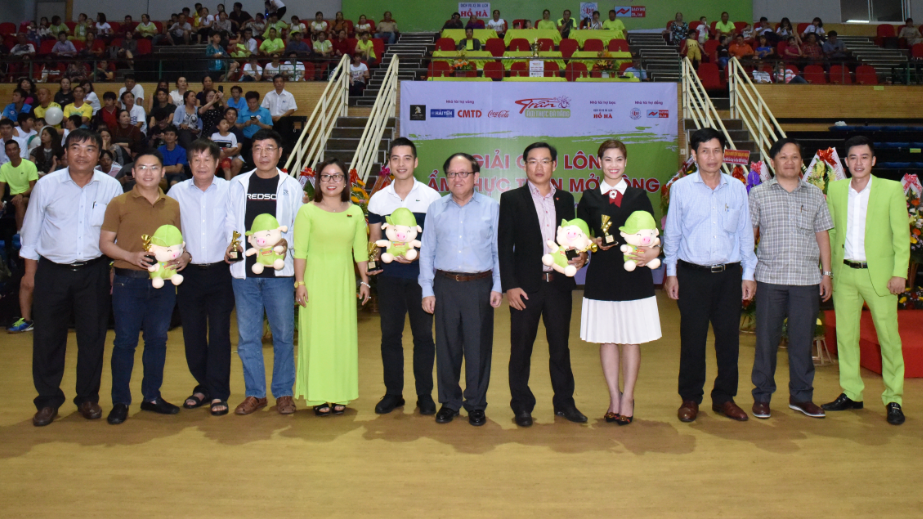Đà Nẵng bùng nổ với giải đấu cầu lông Ẩm thực Trần mở rộng 2018 