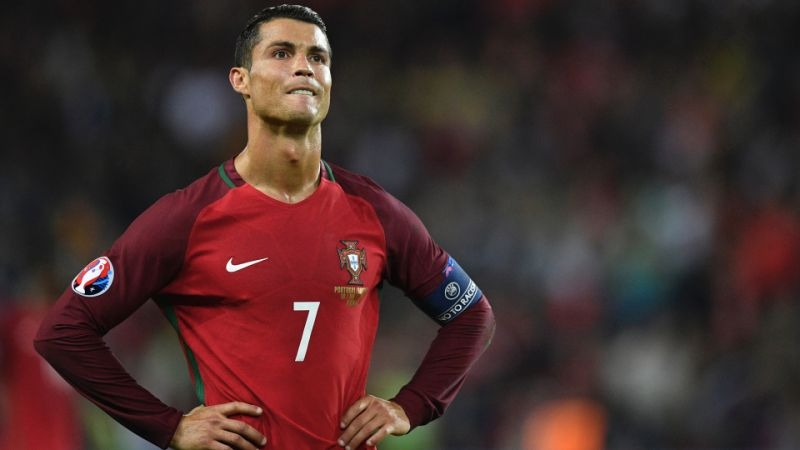 Kẻ gian đột nhập biệt phủ của Ronaldo để trộm áo đấu