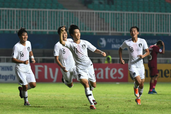 Dễ dàng đè bẹp Qatar, Hàn Quốc giành tấm vé đầu tiên chơi trận chung kết