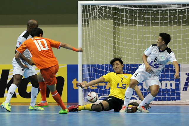 NÓNG: Cầu thủ Việt Nam lọt top đề cử 10 thủ môn hay nhất thế giới