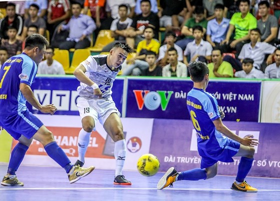 Đại diện VN thảm bại trước đội bóng Thái Lan ở giải futsal ĐNA