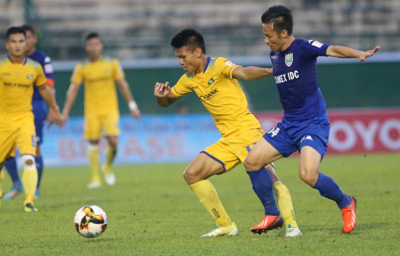 Vùi dập Bình Dương, SLNA thẳng tiến vào top 4 V-League