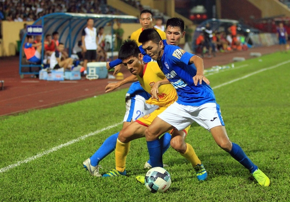 Than Quang Ninh lại thua đau sau khi trở về từ AFC Cup