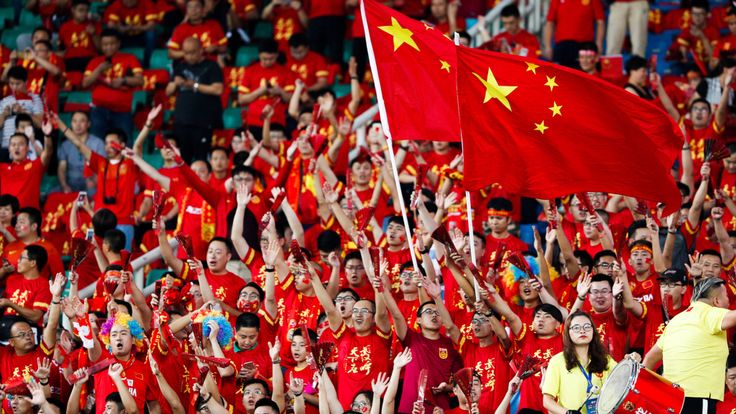 CĐV ngỡ ngàng vì không tin Trung Quốc... đá sân khách