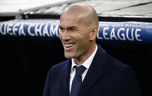 Zidane buồn cười trước bàn thua của Real Madrid