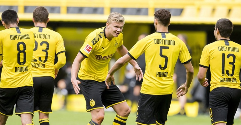Kết quả bóng đá hôm nay 17/5: Dortmund hủy diệt kình địch ngày trở lại