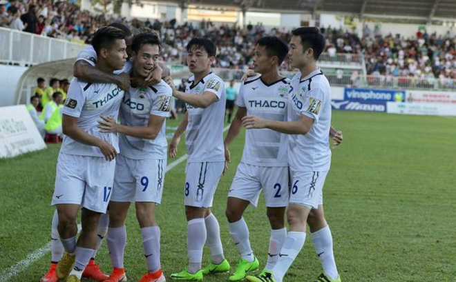 Cuộc chiến trụ hạng V-League: Nam Định, HAGL vẫn 'sáng cửa'