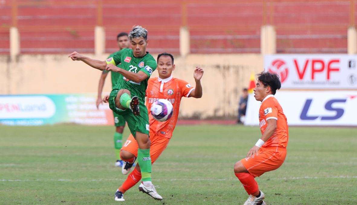 Tuyển thủ ĐTQG ghi bàn, Bình Định bất ngờ thắng Sài Gòn