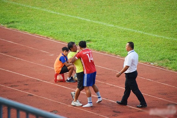 Thua playoff lên hạng tức tưởi, Bình Thuận tố VFF 'có ý đồ'