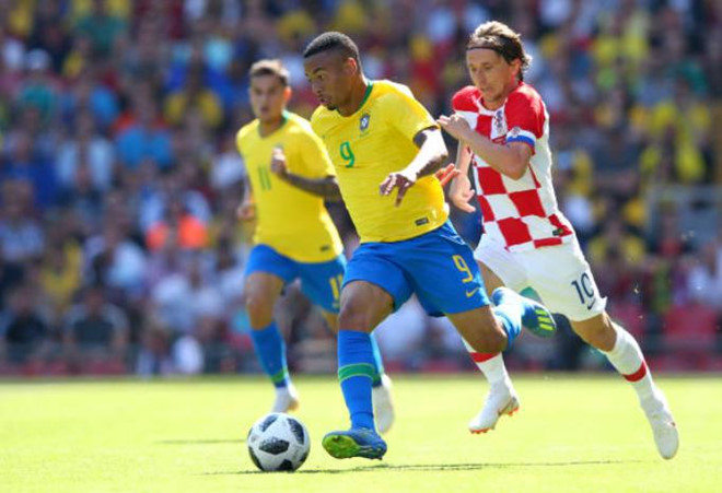 Neymar tỏa sáng, Brazil chật vật thắng Croatia