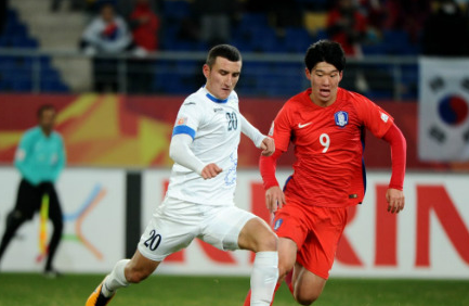 Hàn Quốc vượt qua Uzbekistan trong cơn mưa bàn thắng
