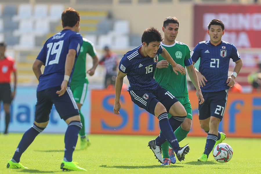 Nhật Bản chật vật đả bại Turkmenistan trong trận cầu 5 bàn thắng