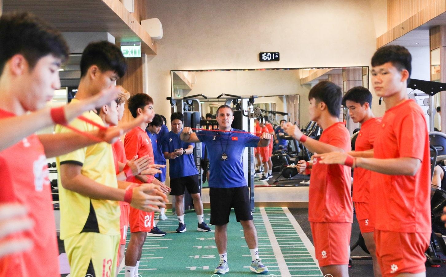 U23 Việt Nam 'nhận quà' từ thầy Kim, sẵn sàng tranh ngôi vô địch với U23 Indonesia