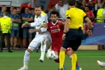 Salah chấn thương bởi Ramos: Trách mình trước khi trách người