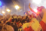 VIDEO: CĐV Croatia ăn mừng chiến thắng của đội nhà