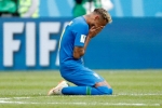 Điều gì khiến Neymar òa khóc sau trận kịch tính trước Costa Rica?