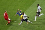 Qua mặt VAR và trọng tài, Đức thoát quả penalty mười mươi?