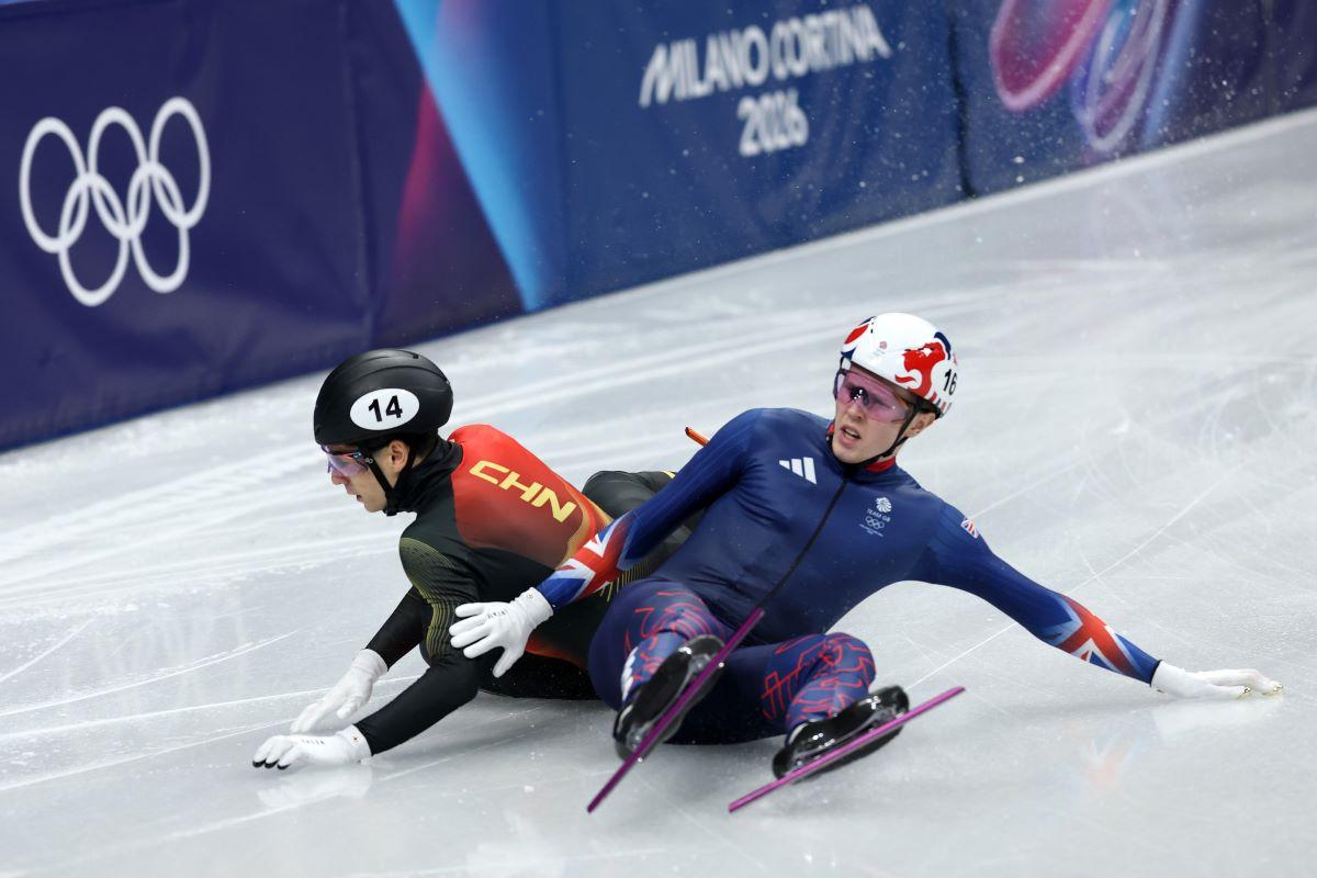 Làm 2 sao Trung Quốc bị ngã, VĐV người Anh khiến CĐV đối thủ phẫn nộ