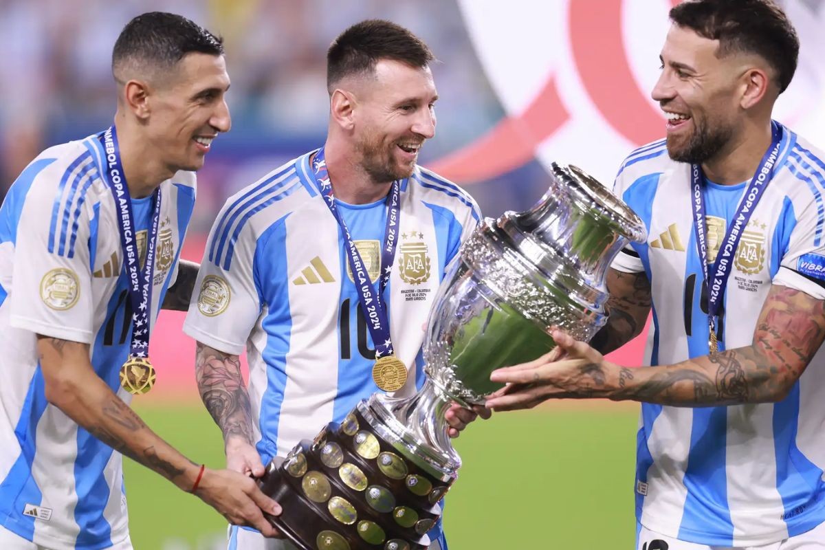 HLV Scaloni chỉ 2 tuyển thủ Argentina độc nhất vô nhị: Messi và ai?