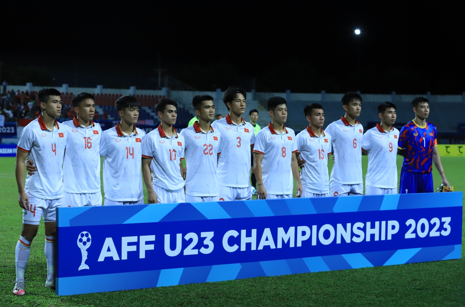 Tuyển thủ U23 Việt Nam suýt bị đuổi vì thái độ đá penalty