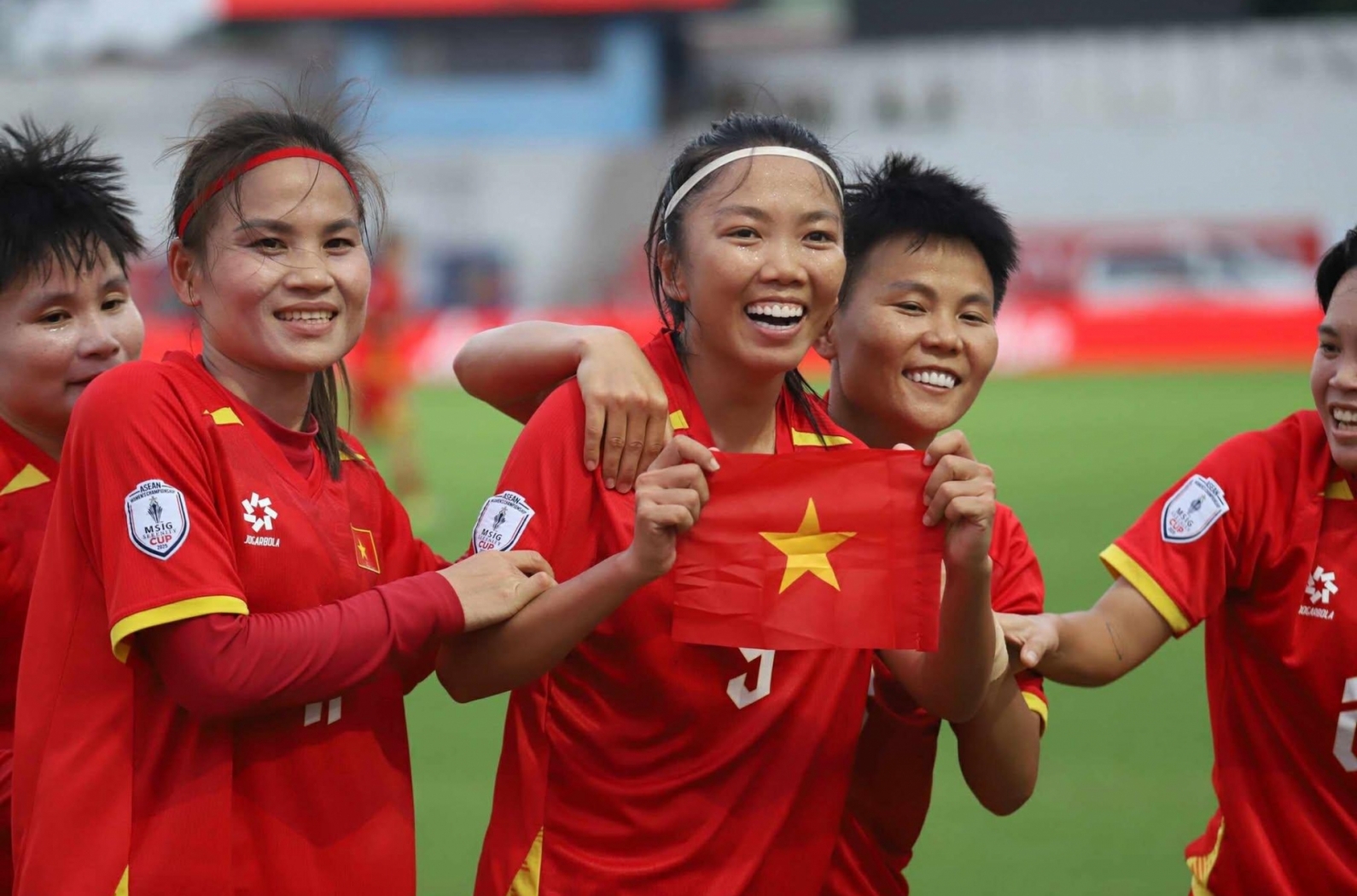 VTV2, VTV5 trực tiếp bóng đá hôm nay 5/12