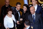 'Thần hộ mệnh' của Ronaldo bất ngờ có động thái đáp trả bố già Perez