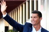 Chủ tịch đích thân lên tiếng, Ronaldo bỏ lỡ bến đỗ 'trong mơ' vào phút chót