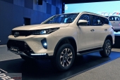 Cận cảnh Toyota Fortuner Leader 2023: Phiên bản 'đơn sơ' nhưng tiện nghi bất ngờ