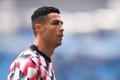 Ronaldo phản ứng trước màn 'hủy diệt' của Man City với MU