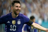 Messi tận hưởng niềm vui bóng đá khiến 'ông lớn' đứng ngồi không yên