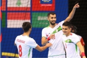 VIDEO: Đội bóng số 1 châu Á biến đối thủ thành rổ đựng bóng ở Futsal Asian Cup 2022