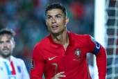 Ronaldo chuẩn bị thiết lập cột mốc vĩ đại nhất lịch sử bóng đá
