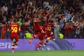 Trực tiếp AS Roma 1-0 Feyenoord: Đoàn quân của Mourinho vươn lên dẫn trước