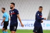 Tuyển Pháp lục đục: Giroud và Mbappe trở mặt với nhau