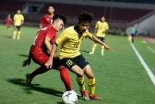 VIDEO: Cầu thủ Malaysia đánh mông tinh tế, giúp U18 Việt Nam chiến thắng
