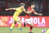 Lee Nguyễn khiến NHM V.League trầm trồ sau 10 năm vắng bóng