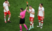 Lão tướng Ba Lan phạm lỗi, nhận thẻ đỏ đầu tiên tại Euro 2021