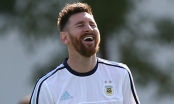 Messi chuyển nghề dịp nghỉ World Cup, nhận ngay quà độc từ đàn em