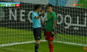 Thủ môn bất đắc dĩ của U23 Việt Nam chia sẻ thật lòng về trọng tài