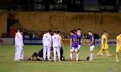 Derby Hà Nội vs HAGL: Tuyển thủ ĐT Việt Nam được đưa đi cấp cứu