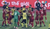 VIDEO: U23 Việt Nam xô xát với cầu thủ U23 Malaysia
