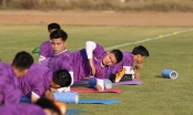HLV Park cho 2 tuyển thủ Việt Nam đi viện sau trận thắng Lào