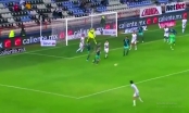 VIDEO: Ngỡ ngàng bàn thắng xa nhất thế giới khiến tất cả phải ngả mũ