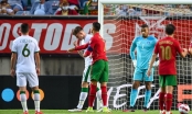 Ronaldo gây phẫn nộ, thoát thẻ đỏ với cú đánh thẳng mặt đối thủ