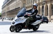 Piaggio sắp đưa mẫu xe máy 3 bánh về Việt Nam trong năm nay, người lái cần có bằng lái A3