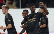 Hàng công bế tắc, Arsenal nhọc nhằn có được 3 điểm nhờ màn tỏa sáng của những tân binh