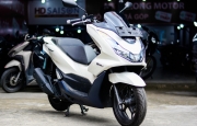 
                Ảnh thực tế Honda PCX e:HEV 2022 vừa về đại lý, giá 99 triệu đồng
            