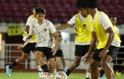 HLV Indonesia loại 7 cầu thủ, tạo lợi thế đặc biệt trước U20 Việt Nam